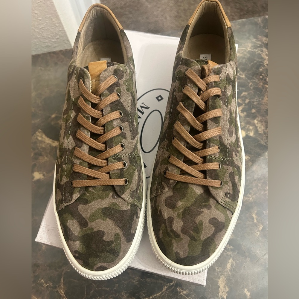 New!!!!!! Men’s Steve Madden Camouflage Lace-Up Sneakers